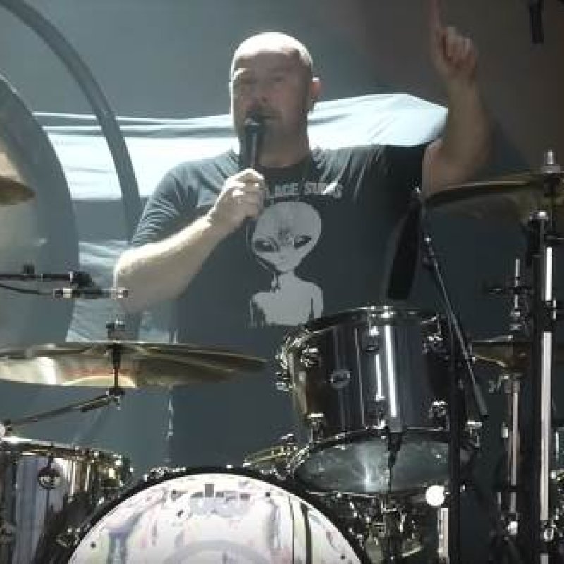  JASON BONHAM Dedicates 'Stairway To Heaven' To VINNIE PAUL (Video) 