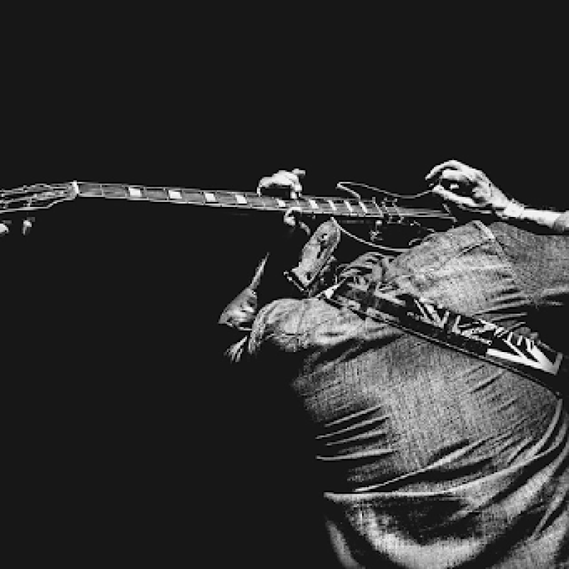 Famous Rock and Metal Artists Who Were Also Experienced Gambling Players