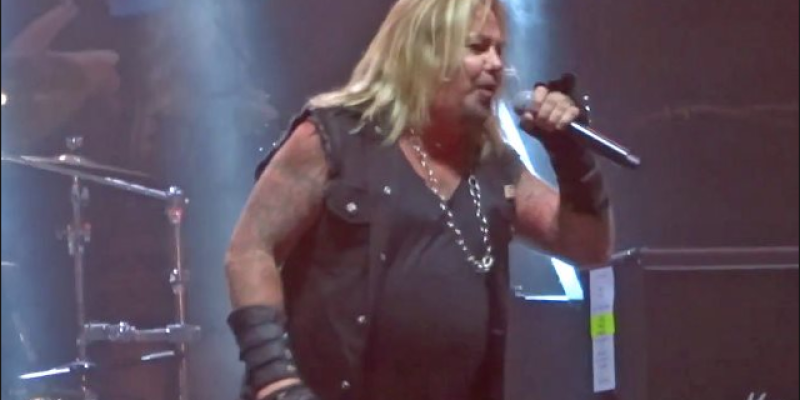  VINCE NEIL Performs MÖTLEY CRÜE Classics At DUNDALK HERITAGE FAIR (Video) 