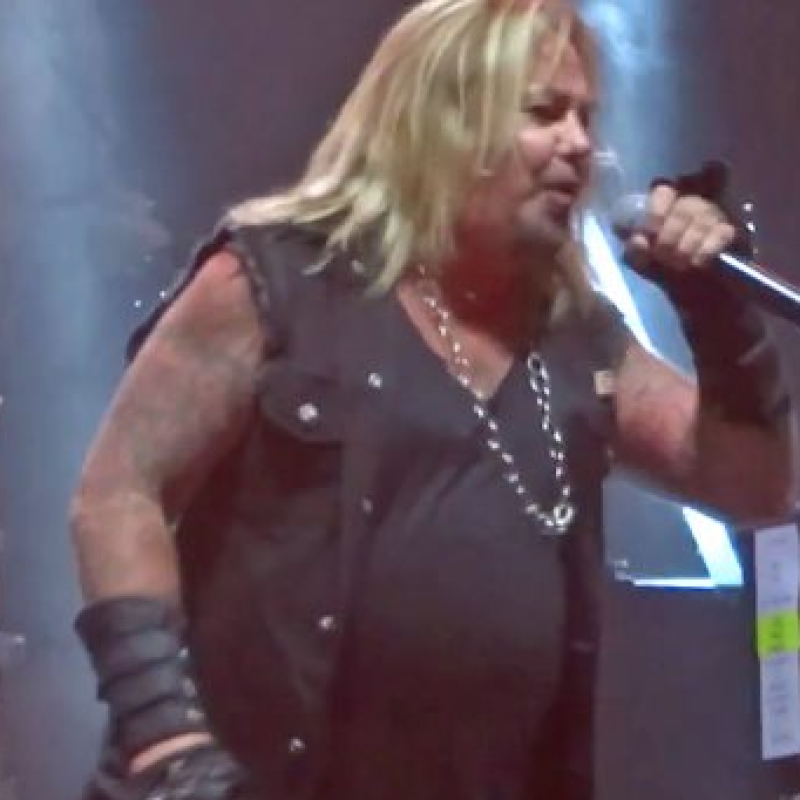  VINCE NEIL Performs MÖTLEY CRÜE Classics At DUNDALK HERITAGE FAIR (Video) 