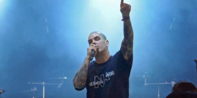 PHILIP ANSELMO Dedicates 'Slaughtered' To VINNIE PAUL At Denmark's ROSKILDE Festival 