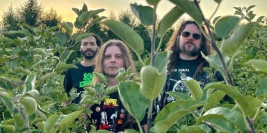 ACID WITCH set release date for new HELLS HEADBANGERS album, reveal first track - also cover and tracklisting
