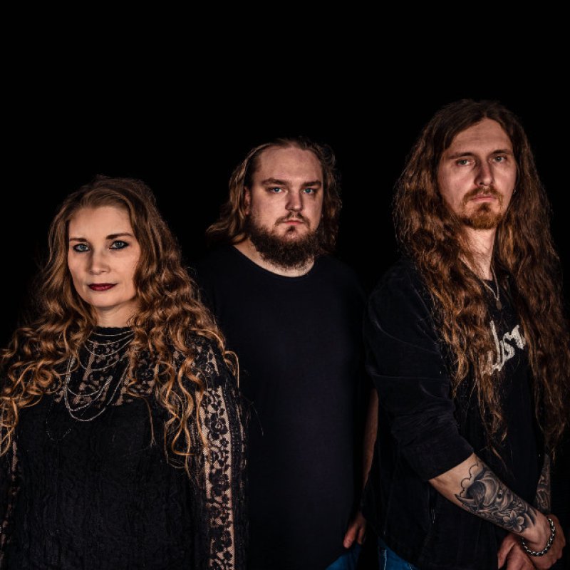 Rockshots Records - HIGHWAY QUEEN Shares Music Video "Get On Your Knees" Off New Album "Bitter Soul" Out Dec 2022