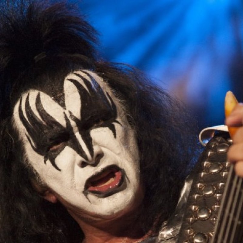  Gene Simmons Says Former KISS Members Cannot Wear Makeup On Final Tour