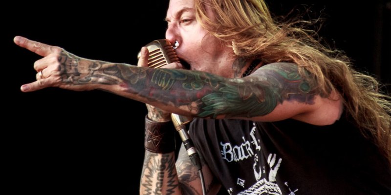 DEVILDRIVER's DEZ FAFARA Tells Us What He Thinks 'Metal Is' ?