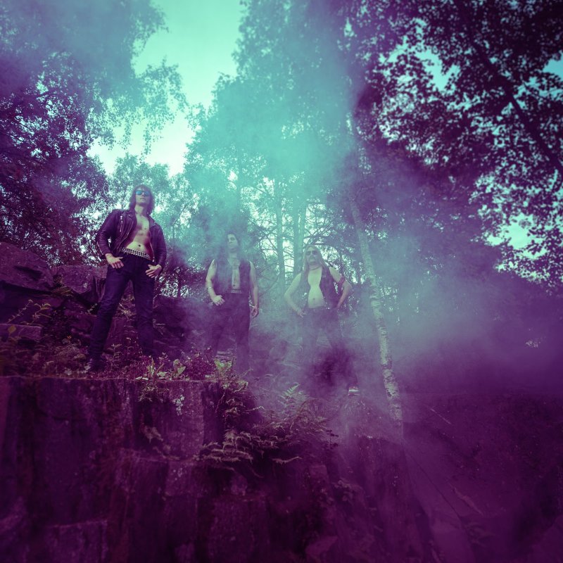 Finland's EMISSARY set release date for DYING VICTIMS debut mini-album - features members of SMOULDER, RANGER, CHEVALIER, FORESEEN+++