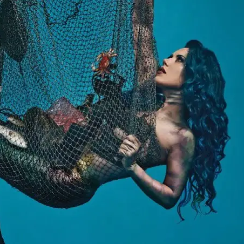 ARCH ENEMY&rsquo;s ALISSA WHITE-GLUZ Asks You To Leave Fish In The Sea In New PETA Ad