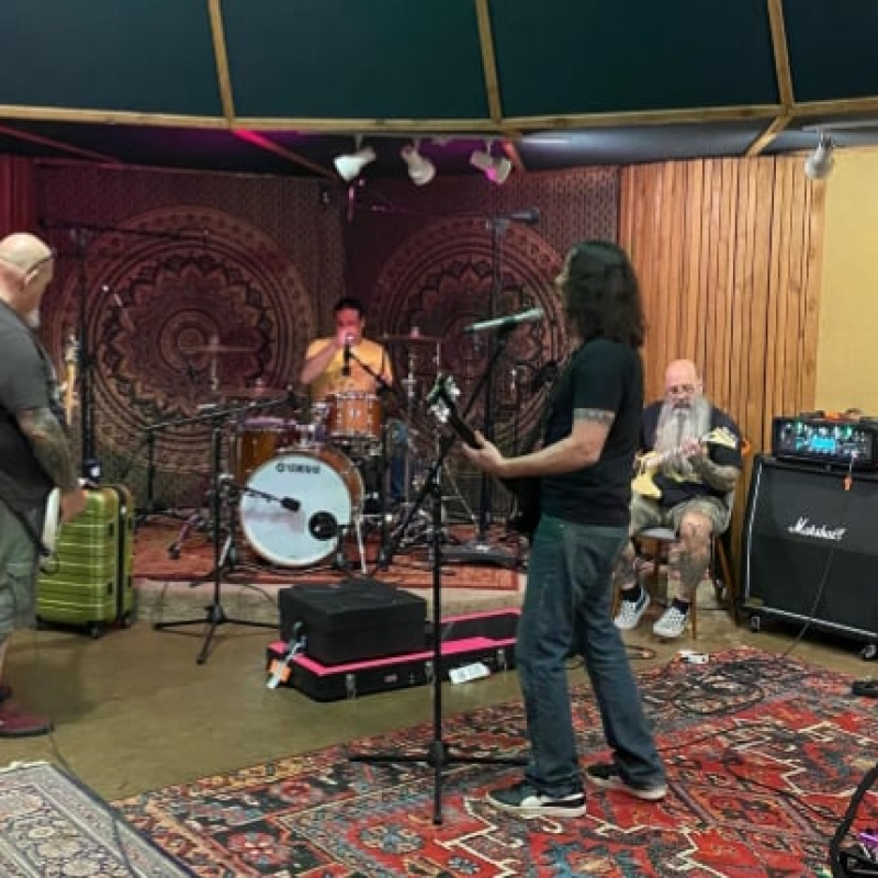 TYPE O NEGATIVE And CROWBAR Members Launch New Project Called EYE AM