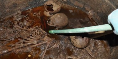 People want to drink the red liquid from newly-opened 4,000-year-old sarcophagus?