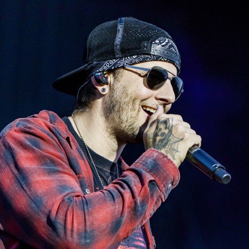  AVENGED SEVENFOLD Cancels Tour M. SHADOWS Came Down With A Terrible Viral Infection That Rendered Him Voiceless!