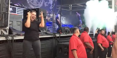  LAMB OF GOD Frontman Praises Sign Language Interpreter Who Rocked Social Media In Viral Video 
