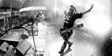 Saliva Guitarist Wayne Swinny Passes Away From Spontaneous Brain Hemorrhage While on Tour