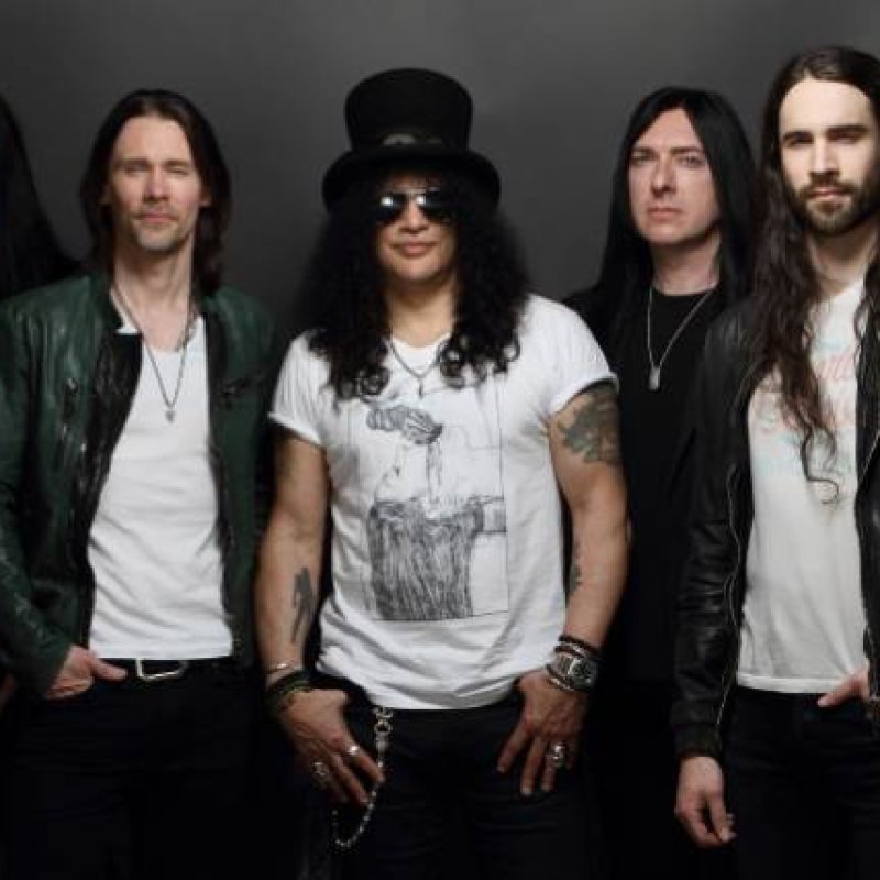  SLASH And MYLES KENNEDY Discuss Their New Album 'Living The Dream'; First Single 'Driving Rain' Available On SPOTIFY 