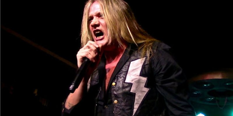  SEBASTIAN BACH On VINNIE PAUL: 'He Should've Had The Opportunity To Be An Old Man' 