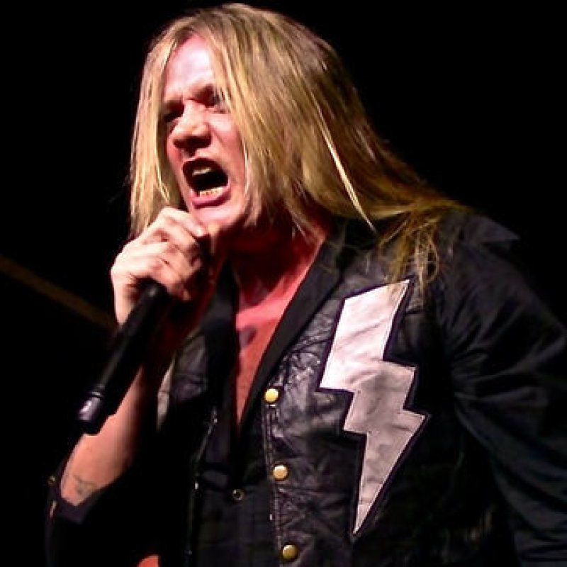  SEBASTIAN BACH On VINNIE PAUL: 'He Should've Had The Opportunity To Be An Old Man' 