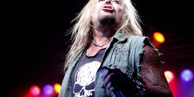  Watch VINCE NEIL Perform MÖTLEY CRÜE Classics At Finland's PORISPERE Festival!