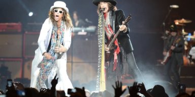 Guns N’ Roses Member Gave Aerosmith Singer Steven Tyler Heroin?