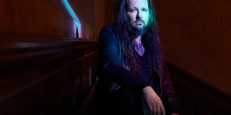  KORN Singer JONATHAN DAVIS Releases Statement Following Death Of Estranged Wife 