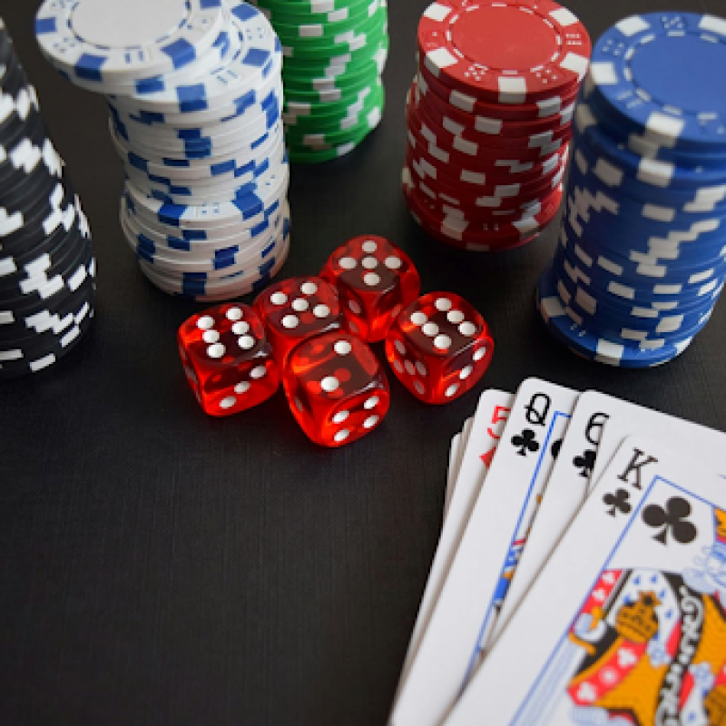 Top Tricks Deployed by Top Online Poker Players to Beat Their Opponents