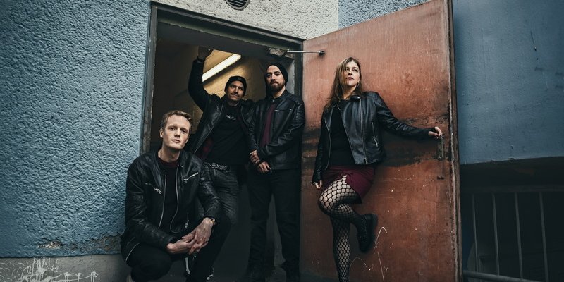 Rising Alma Set to Release New Album Cracking The Moment via Sliptrick Records