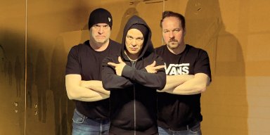VELVETCUT RETURNS WITH POWERFUL NEW ALBUM “THE GREAT CHAMELEON” – OUT FRIDAY, MAY 16, 2025