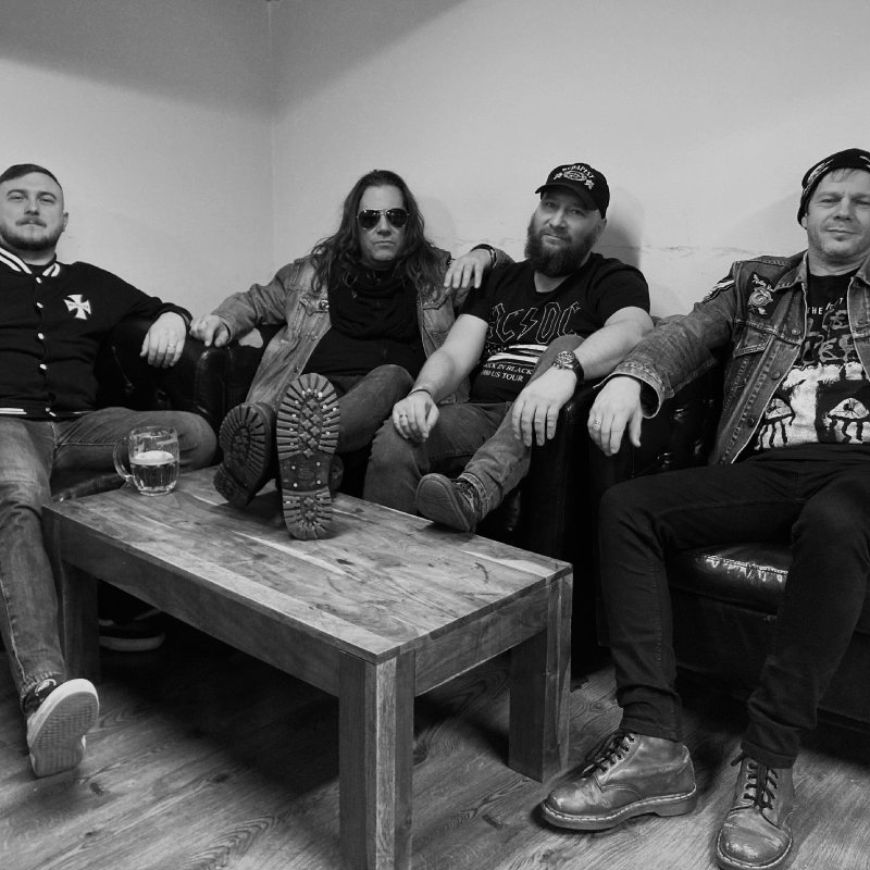 THE TROUSERS UNLEASH FIERY NEW SINGLE “SECOND HAND SUICIDE”