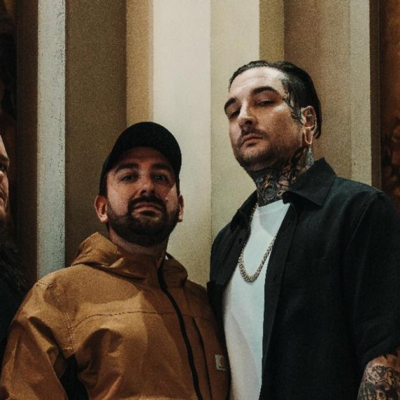 SIGNS OF THE SWARM Unleash Crushing New Single “Clouded Retinas” Featuring Will Ramos, Kick Off European Tour This Week
