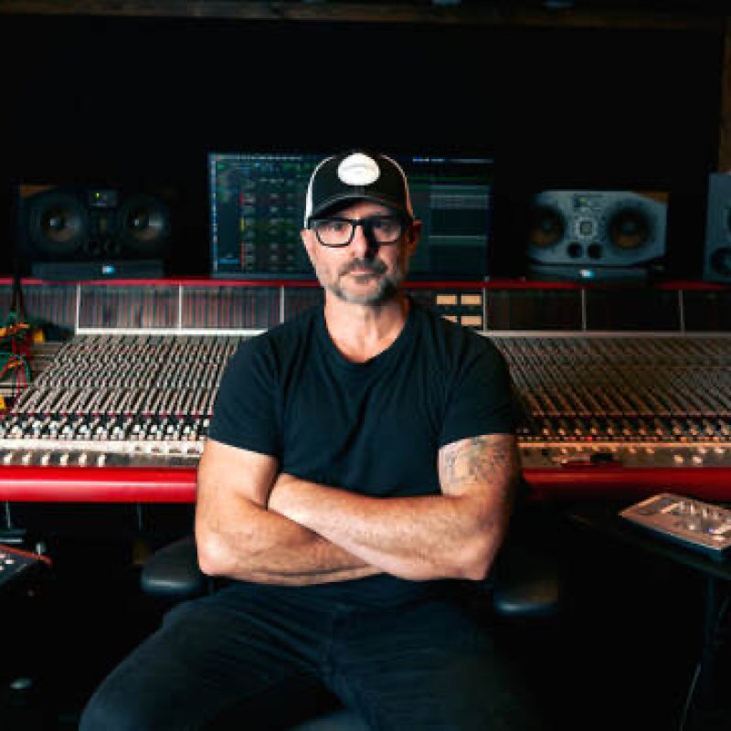 Suicide Puppets Team Up with Acclaimed Producer Dan Malsch for Crushing New Single