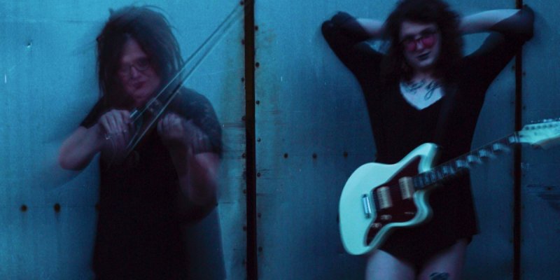 GRAVE GIRLS ANNOUNCE DARKLY ENCHANTING NEW ALBUM “EMPRESS OF A SHATTERED GLASS” – COMING OCTOBER 25, 2025