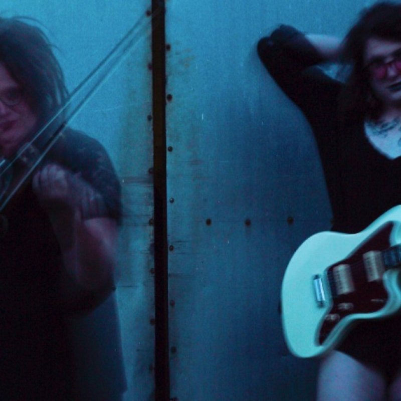 GRAVE GIRLS ANNOUNCE DARKLY ENCHANTING NEW ALBUM “EMPRESS OF A SHATTERED GLASS” – COMING OCTOBER 25, 2025