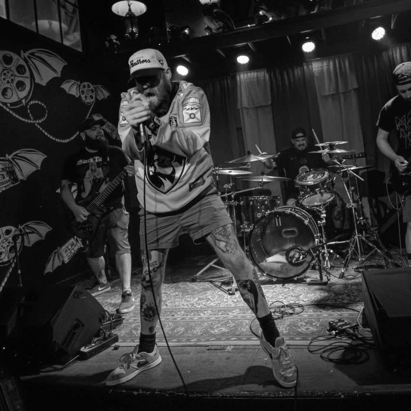 LEAFBLOWER UNVEILS CRUSHING NEW ALBUM LOW HEAVEN