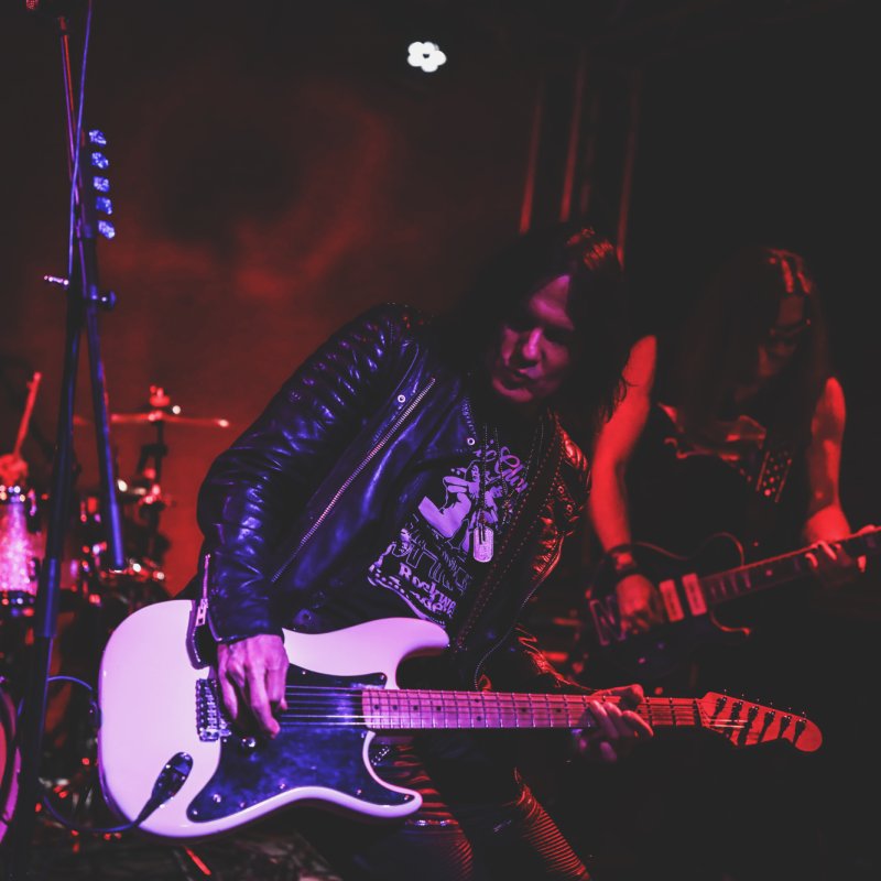 New York City’s Bob Dee with Petro Drop Explosive New Single “Walls Come Down” — Out September 26, 2025