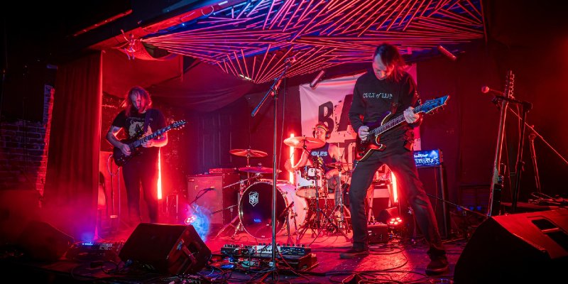 TAKIPNIK ANNOUNCES NEW ALBUM AWAKENED – OUT OCTOBER 24, 2025
