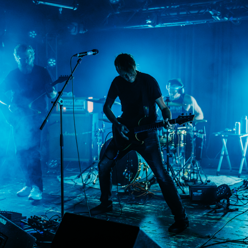 TAKIPNIK ANNOUNCES NEW ALBUM AWAKENED – OUT OCTOBER 24, 2025
