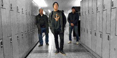 VELVETCUT HONORS THE 90s GRUNGE ERA WITH THE GREAT CHAMELEON (NEW SKIN) REVITALIZED ALBUM OUT NOW VIA ROCKHOPPER MUSIC