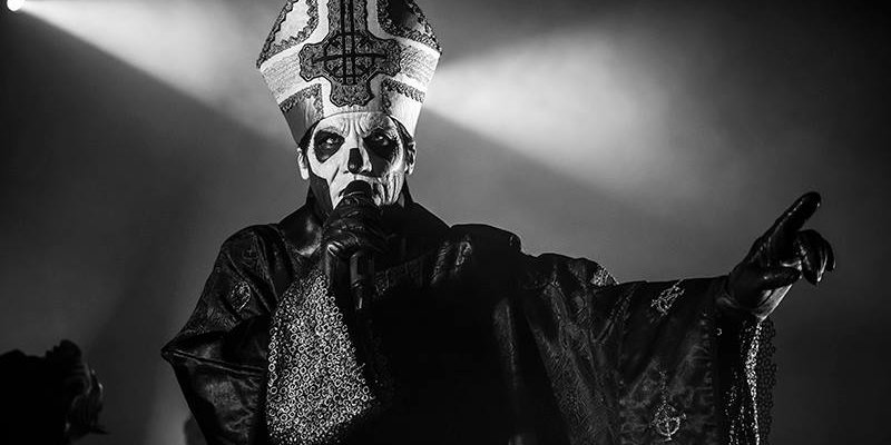 Tutorial: How to Do Ghost’s Papa Emeritus III Makeup for Your Halloween Costume