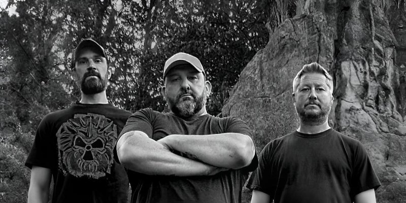 The Crooked Skulls Deliver Desert-Baked Riffs and Doom-Soaked Groove on Midnight Sun