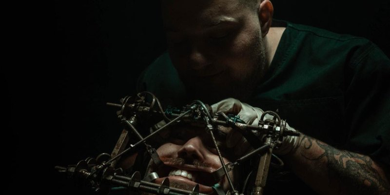 Larcenia Roe Return With Controversial New Single "Sandy Cheeks" Ahead Of North American Tour With AngelMaker And Ingested