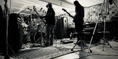 MEGATON COMMUNION Talk New Album 'THREE OF CUPS,' Working With CURRAN MURPHY, Doom Metal, Gear And More