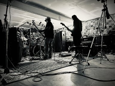 MEGATON COMMUNION Talk New Album 'THREE OF CUPS,' Working With CURRAN MURPHY, Doom Metal, Gear And More