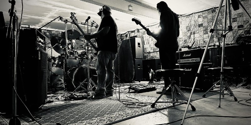 MEGATON COMMUNION Talk New Album 'THREE OF CUPS,' Working With CURRAN MURPHY, Doom Metal, Gear And More