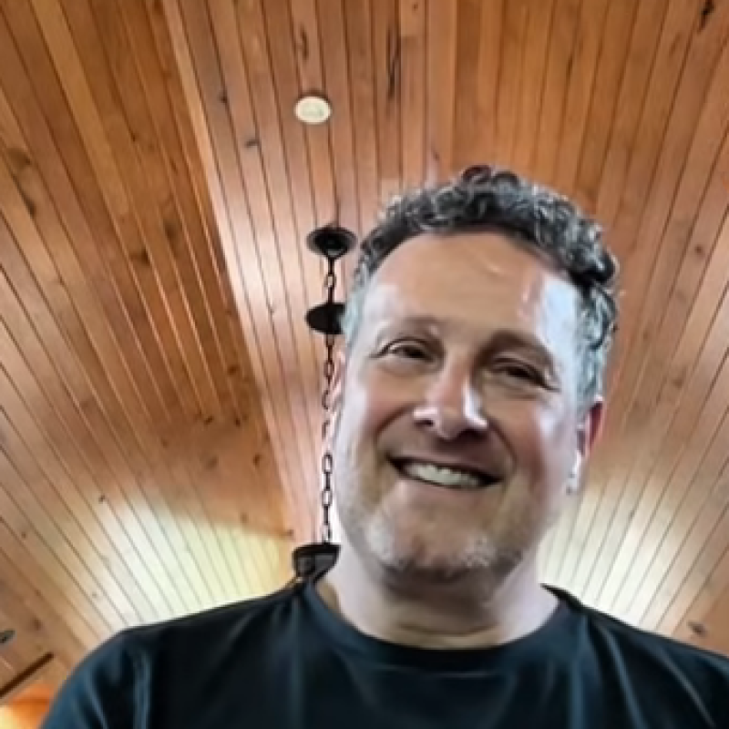 DEF LEPPARD's VIVIAN CAMPBELL Reveals Cancer Has Returned: 'I'm Continuing Treatments To Manage It'
