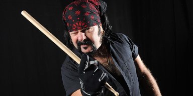 Nickelback Claims Vinnie Paul Didn't Wanna Be Alive Anymore!