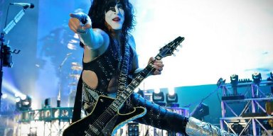 PAUL STANLEY Calls Government Shutdown 'Horrific', Says 'The Priority Has To Be To Get People Back To Work' 