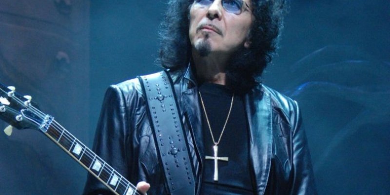 Tony Iommi Remembers Sabbath Playing for 2 People in Early Days: ‘A Nutcase & A Hooker’