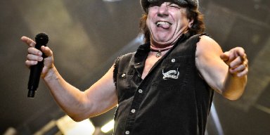  BRIAN JOHNSON Says He Is 'Sick Of Denying It' Confirms New AC/DC Record!