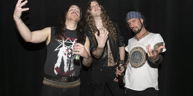 POUNDER stream HELLS HEADBANGERS debut at "Decibel" magazine's website - announce tour dates!