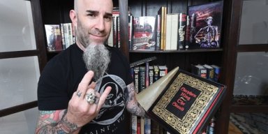 Anthrax's Scott Ian Has A $20,000 Holy Grail Stephen King Book