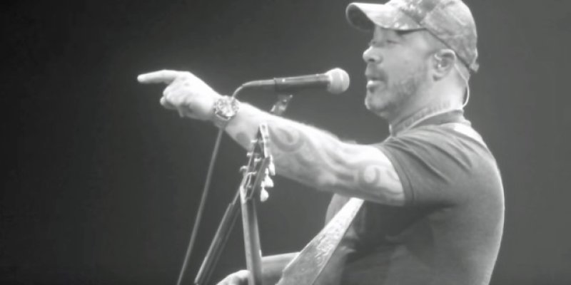 AARON LEWIS Tells Crowd ‘Shut The F**k Up Or I’m Done’ & Cuts Another Show Short!