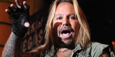  VINCE NEIL Refuses To Pay Lawyers $190,000 